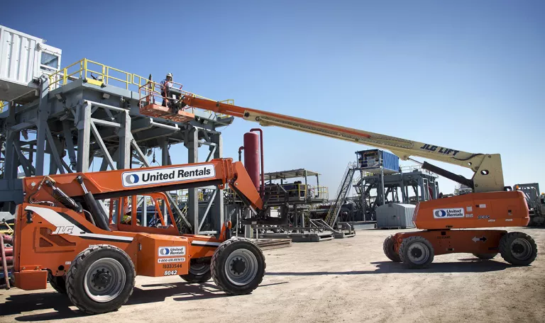  Aerial Lifts on Worksite