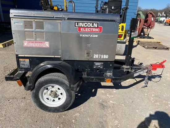 2019 Lincoln Electric VANTAGE 435 Welder