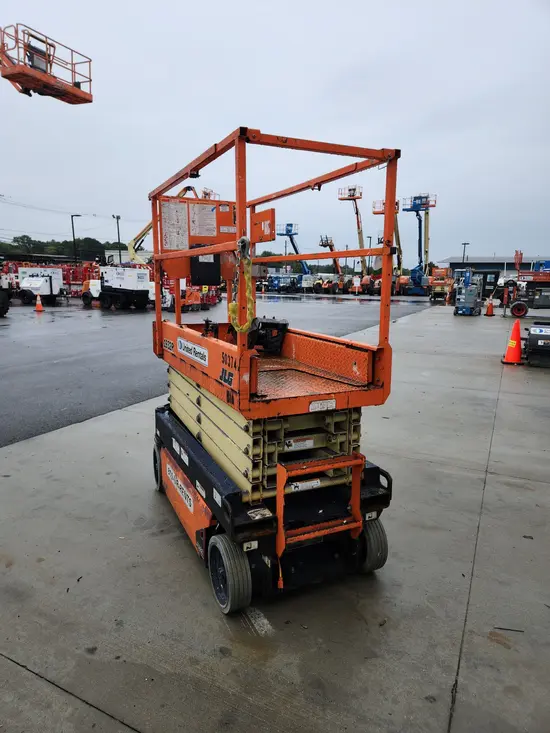 2017 JLG 1932R Scissor Lift