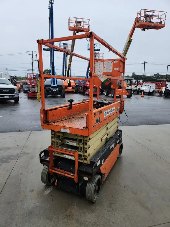 2017 JLG 1932R Scissor Lift
