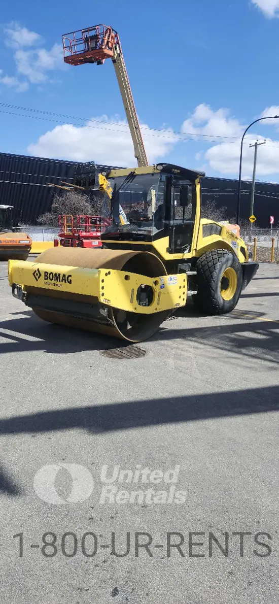 2021 BOMAG BW211D-5 Single Drum Roller