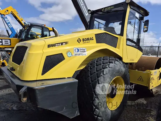 2021 BOMAG BW211D-5 Single Drum Roller