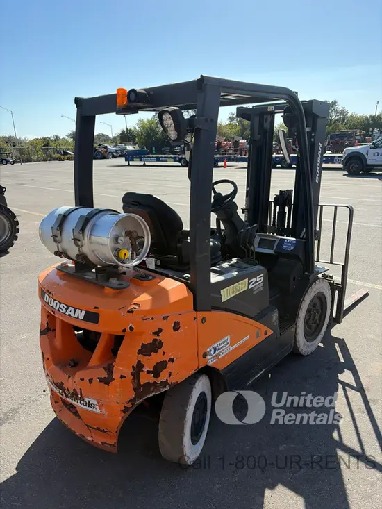 2020 Doosan G25N-7DF Warehouse Forklift