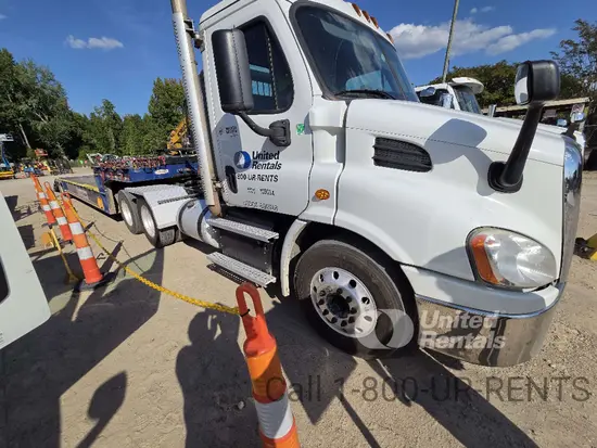 2020 Freightliner CA113DCD6X4
