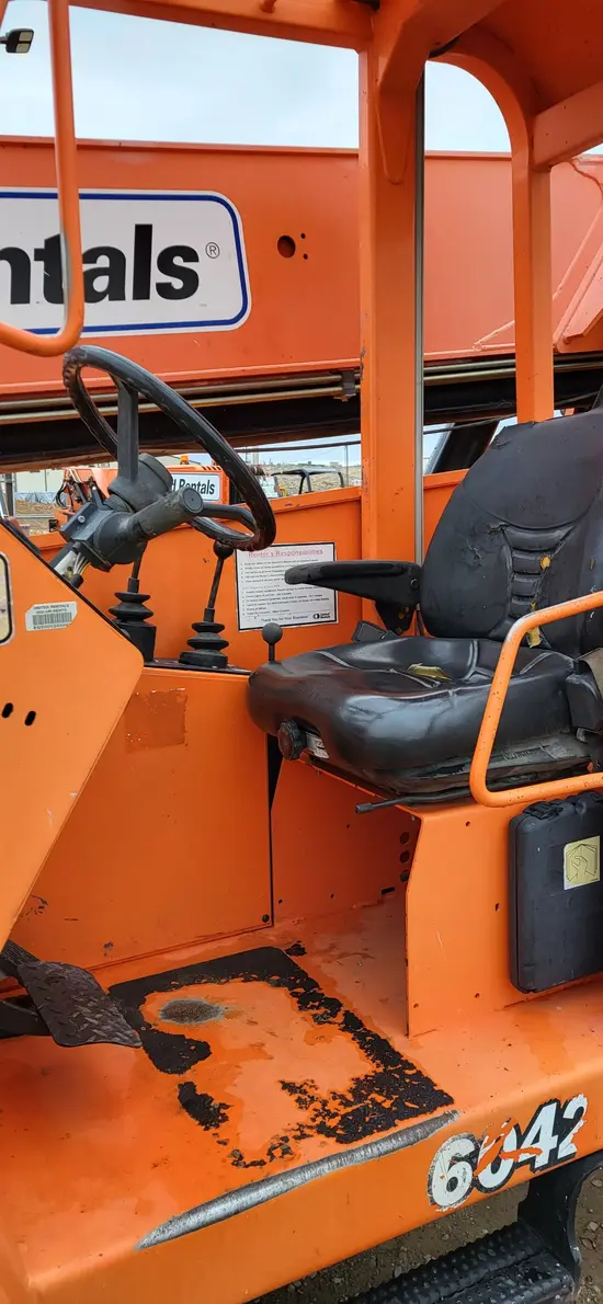 2014 SKYTRAK 6042 Forklift