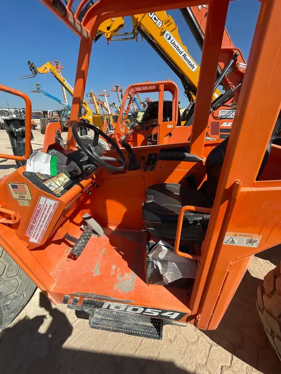 2017 SKYTRAK 10054 Forklift