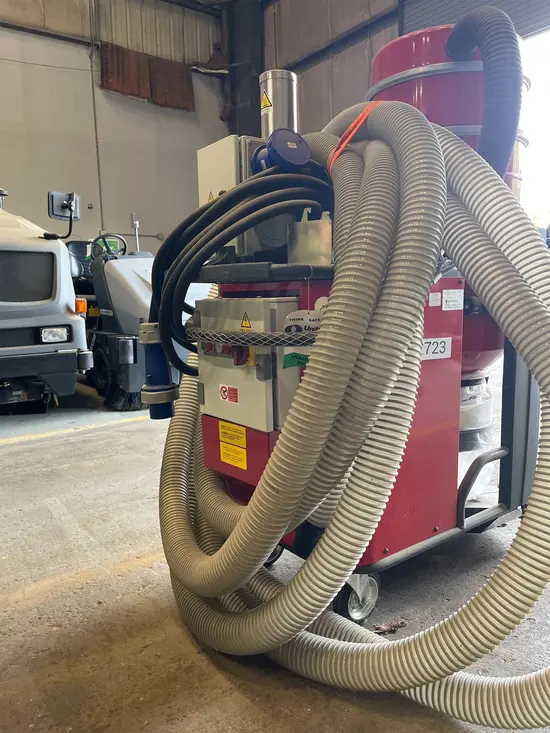 2021 Blastrac BDC-33 Vacuum