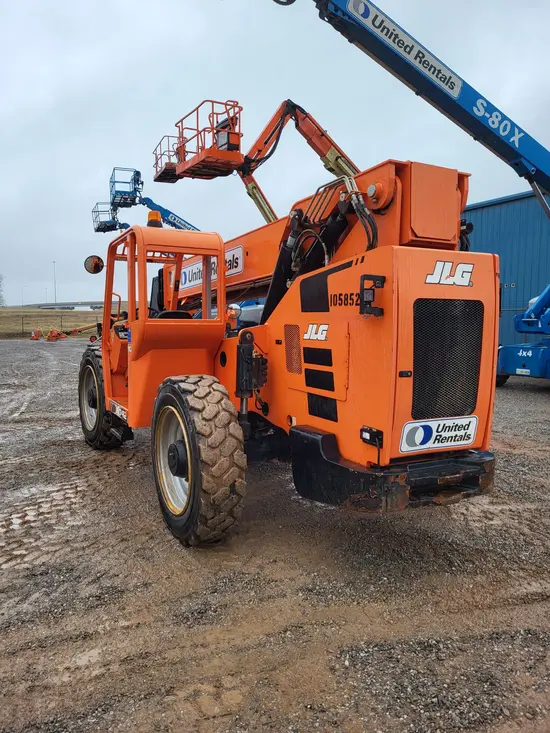 2017 SKYTRAK 8042 Forklift