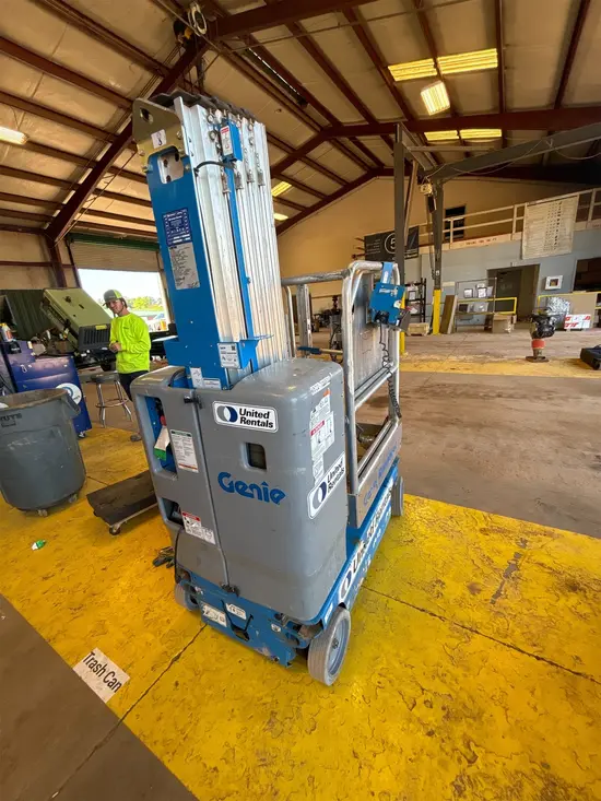 2018 Genie GR-20 Self-Propelled One-Person Lift