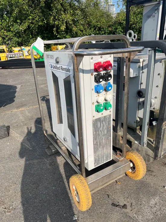 2012 HIPOWER HPS06427PN2U Distribution Panel