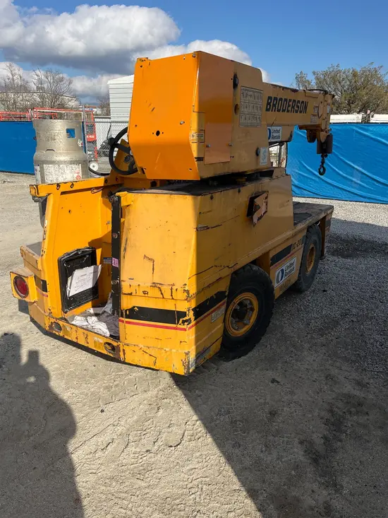 2012 Broderson IC-20-1J