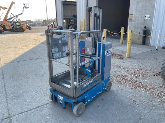 2018 Genie GR-20 Self-Propelled One-Person Lift