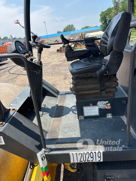 2021 BOMAG BW211D-5 Single Drum Roller