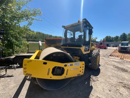 2021 BOMAG BW211D-5 Single Drum Roller