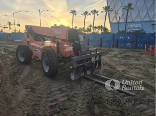 2019 SKYTRAK 8042 Forklift