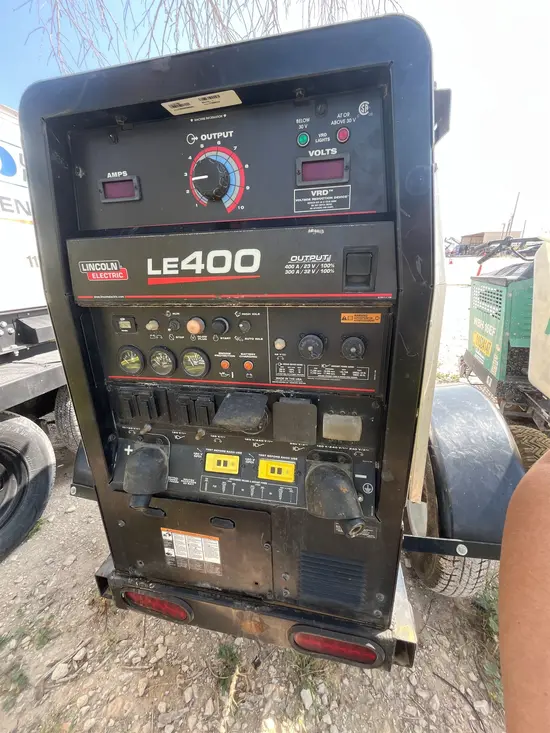 2022 Lincoln Electric LE400 Welder