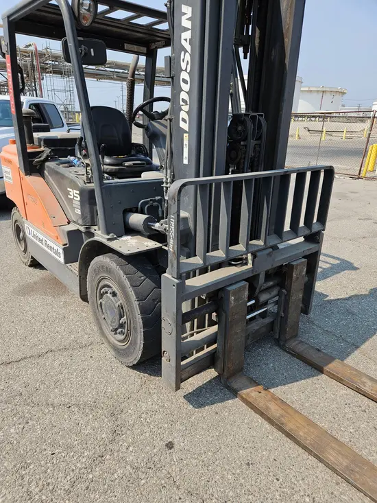 2019 Doosan D35S-7 Warehouse Forklift