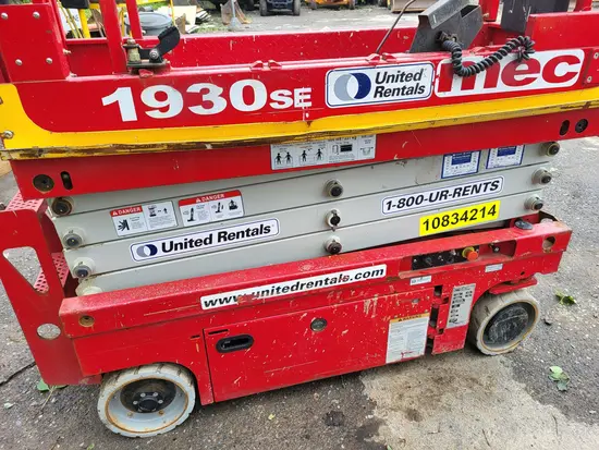 2018 MEC 1930SE Scissor Lift