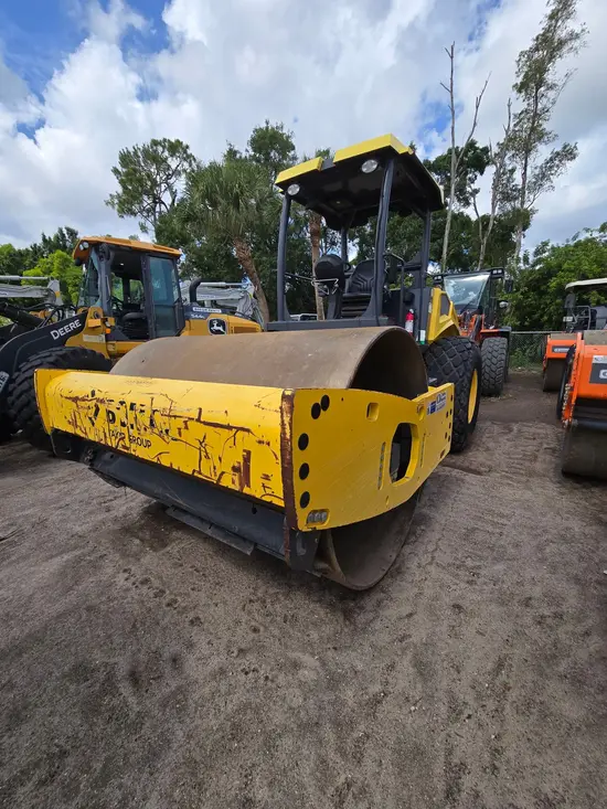 2021 BOMAG BW211D-5 Single Drum Roller
