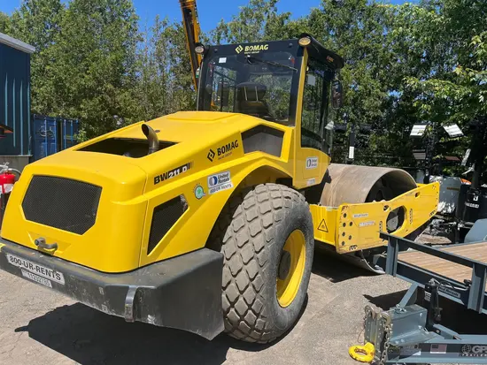 2021 BOMAG BW211D-5 Single Drum Roller