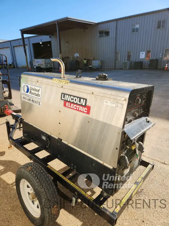 2023 Lincoln Electric LE400 Welder