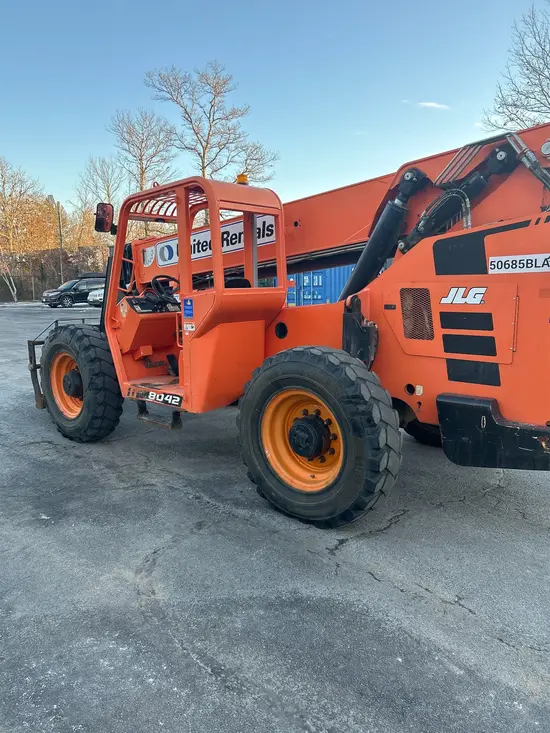 2017 SKYTRAK 8042 Forklift