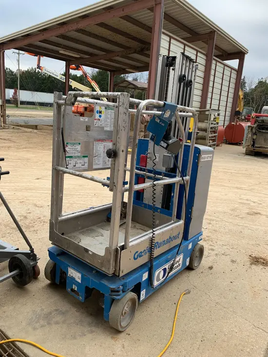 2018 Genie GR-20 Self-Propelled One-Person Lift