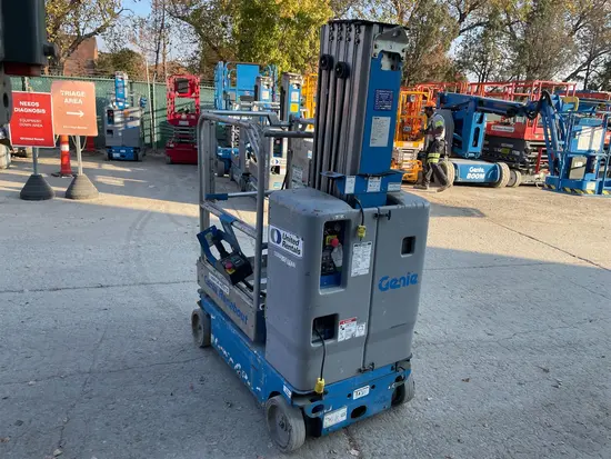 2018 Genie GR-20 Self-Propelled One-Person Lift