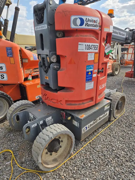 2018 Skyjack SJ30ARJE Articulating Boom Lift