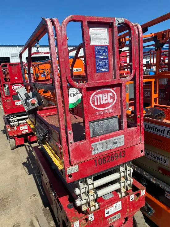 2018 MEC 1930SE Scissor Lift