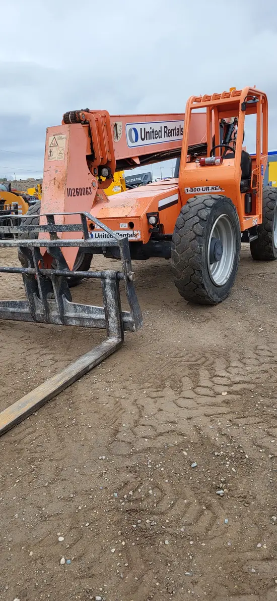 2014 SKYTRAK 6042 Forklift