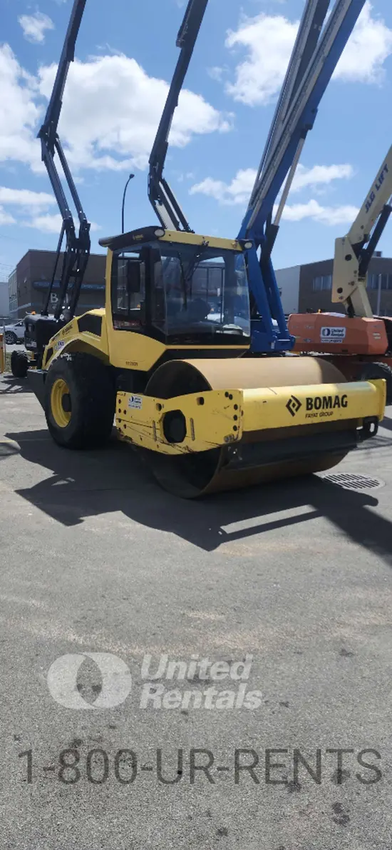 2021 BOMAG BW211D-5 Single Drum Roller