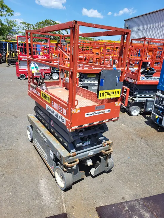 2018 Skyjack SJIII3219 Scissor Lift
