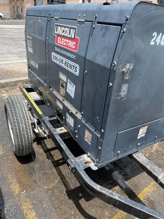 2020 Lincoln Electric DUAL MAVERICK Welder