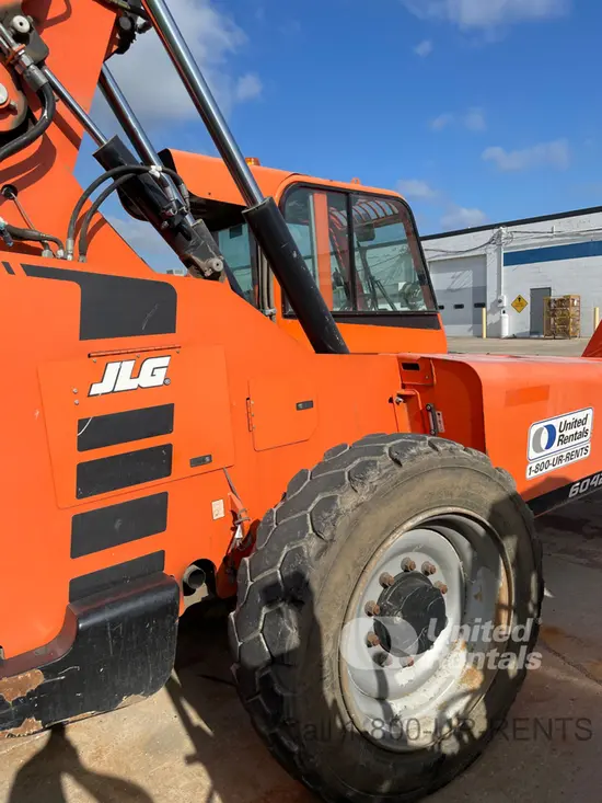 2018 SKYTRAK 6042 Forklift
