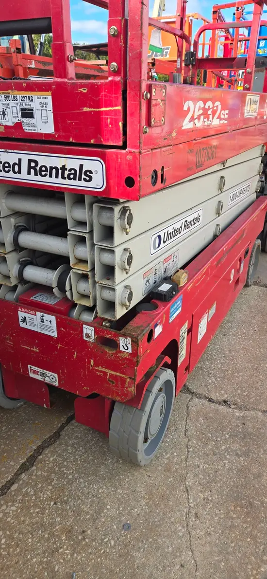2018 MEC 2632SE Scissor Lift