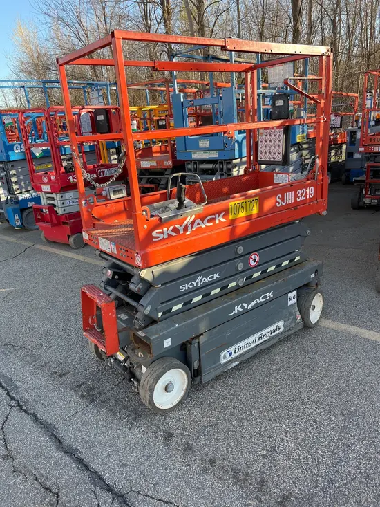 2018 Skyjack SJIII3219 Scissor Lift