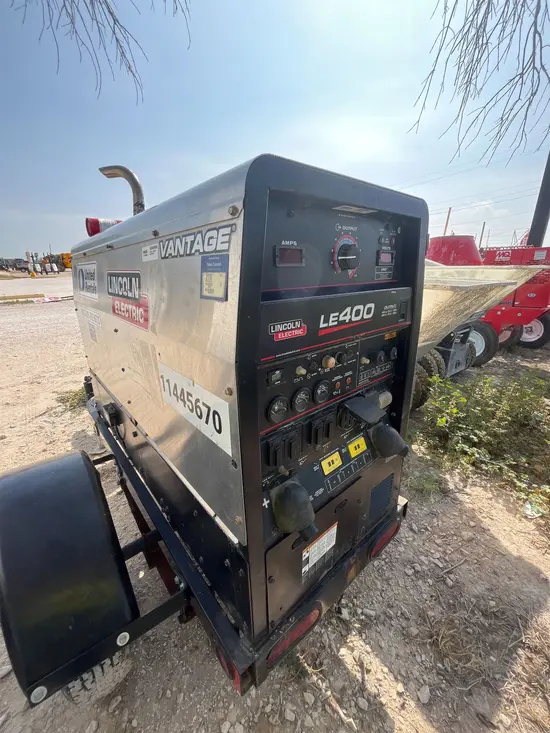 2022 Lincoln Electric LE400 Welder