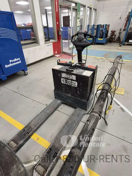 2022 Toyota 8HBW23 Jack