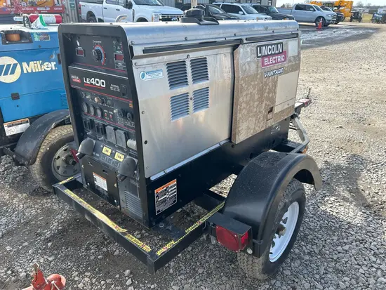 2022 Lincoln Electric LE400 Welder