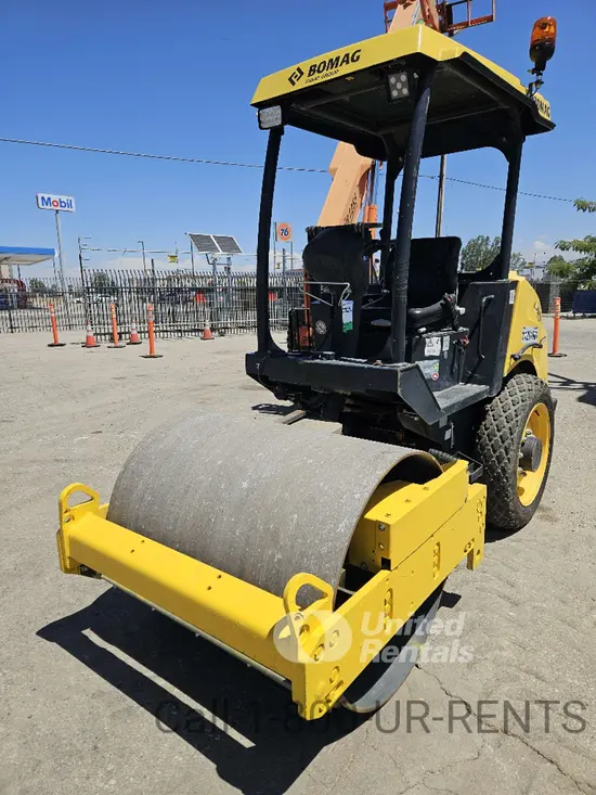 2021 BOMAG BW124DH-3 Single Drum Roller