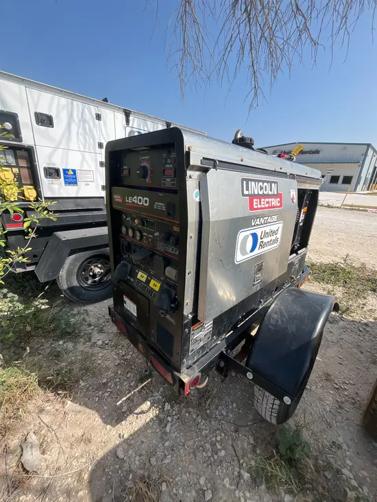 2022 Lincoln Electric LE400 Welder