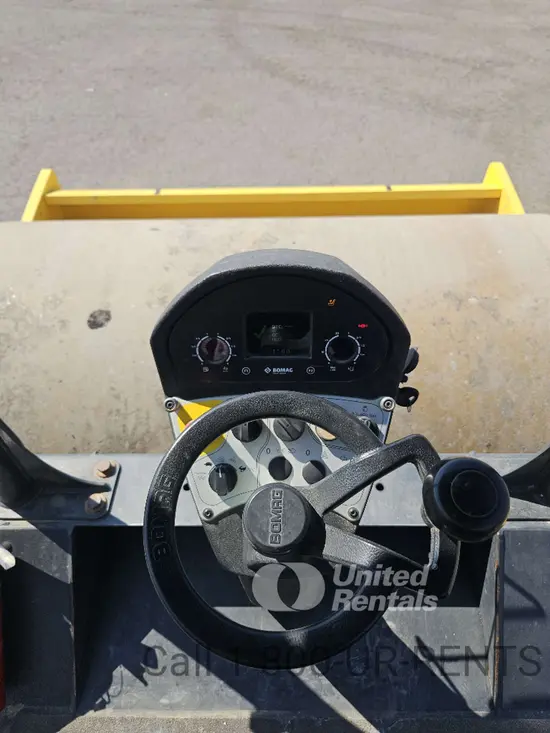 2021 BOMAG BW211D-5 Single Drum Roller