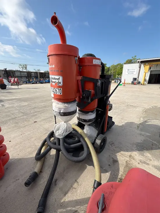 2021 Husqvarna T4000P Vacuum