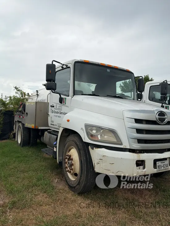 2019 HINO 268DCD4X2