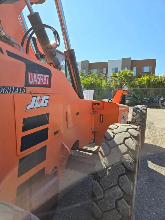 2017 SKYTRAK 6042 Forklift