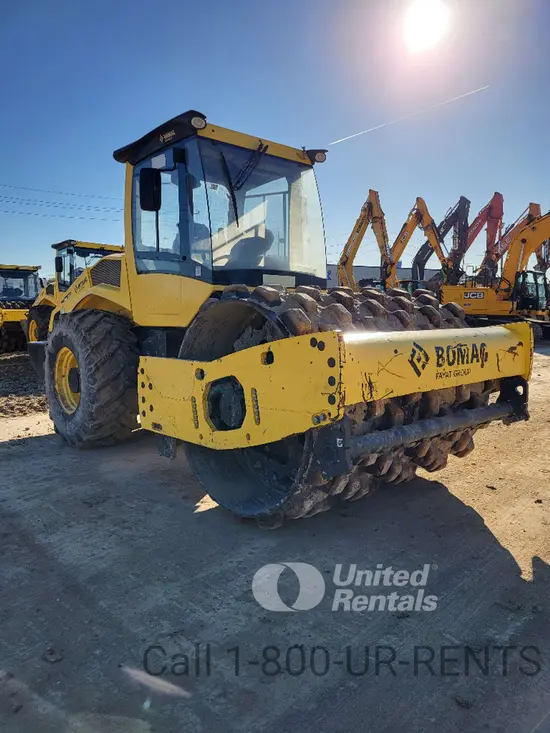2021 BOMAG BW211PD-5 Single Drum Roller