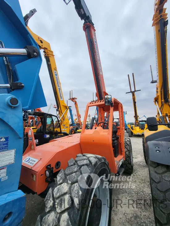 2018 SKYTRAK 6042 Forklift