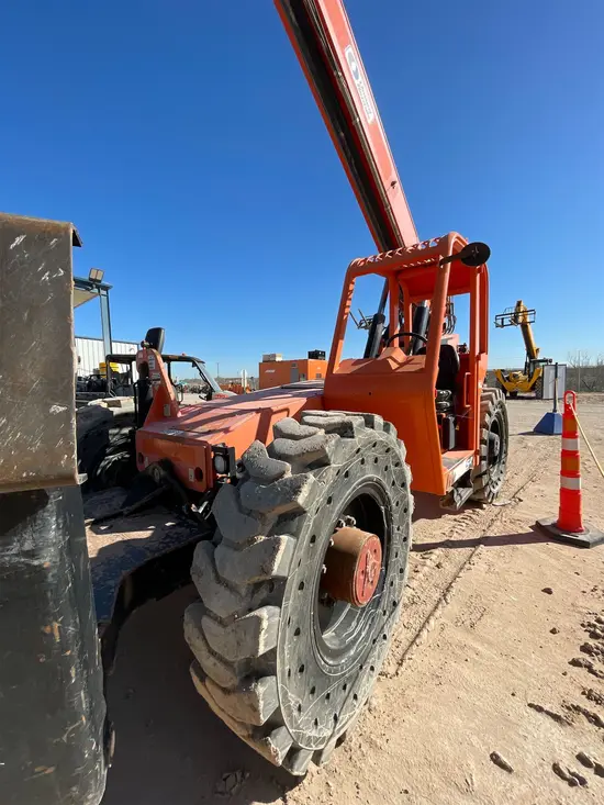 2017 SKYTRAK 10054 Forklift