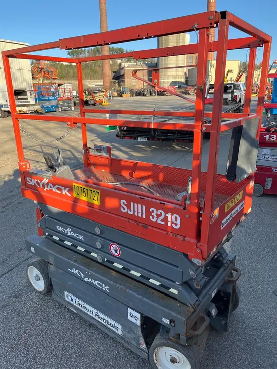 2018 Skyjack SJIII3219 Scissor Lift